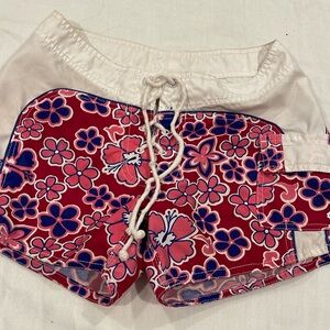 B1628 Hottie Hawaii shorts XS